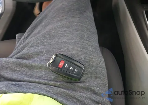 2024 Toyota Camry Le z USA, uszkodzony, nr VIN 4T1R11AK5RU905331